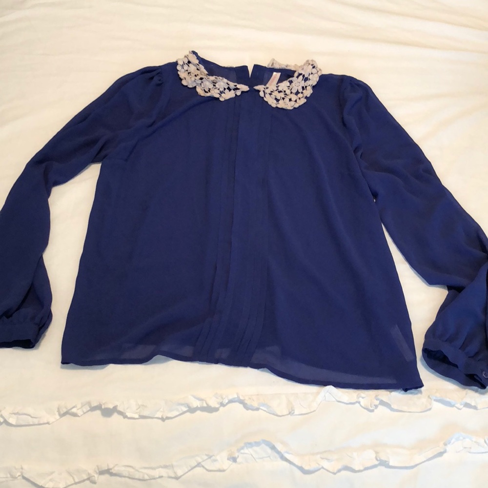 Xhilaration long sleeve blouse